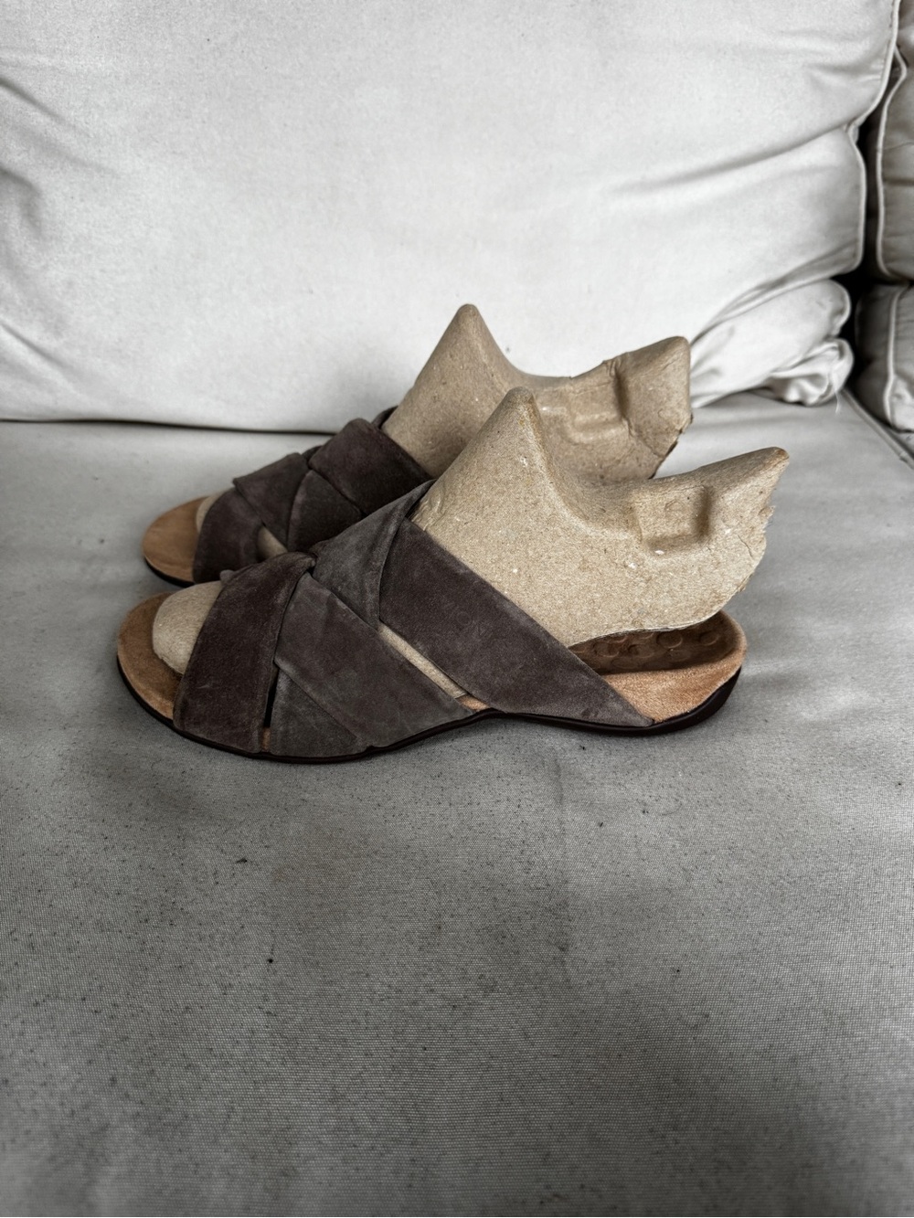 Vionic Juno Charcoal Suede Slide Sandals – 7.5